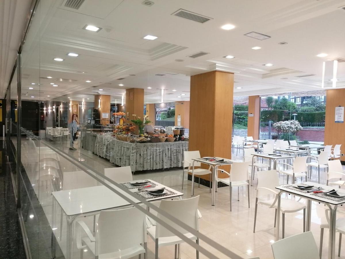 Apartamentos Maritimo Ris Con Garaje Ноха Екстер'єр фото