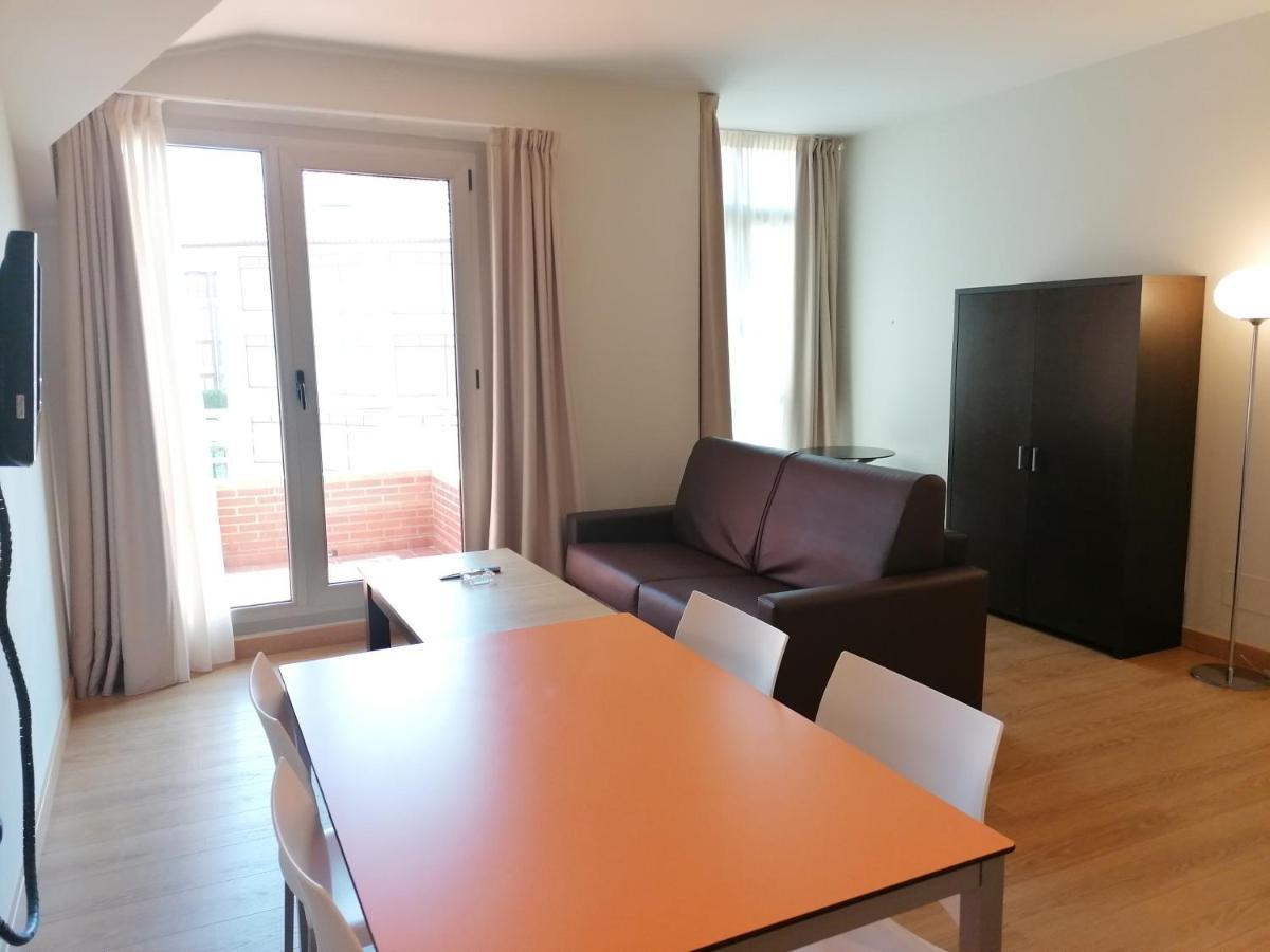 Apartamentos Maritimo Ris Con Garaje Ноха Екстер'єр фото