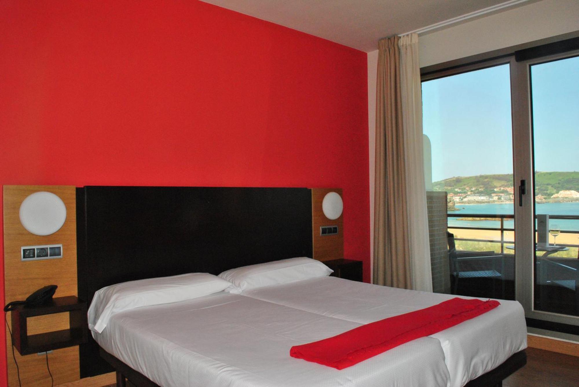 Apartamentos Maritimo Ris Con Garaje Ноха Екстер'єр фото