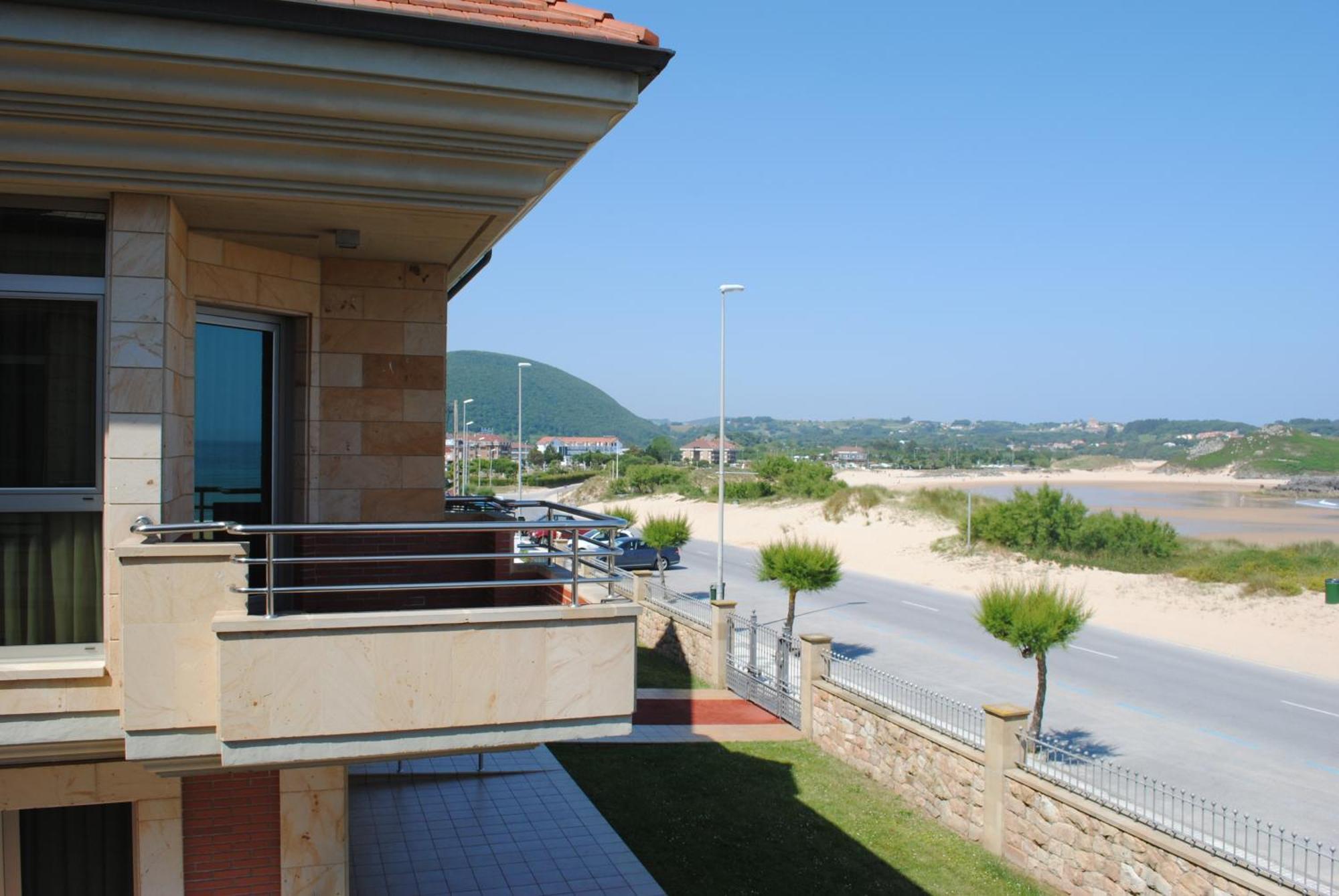 Apartamentos Maritimo Ris Con Garaje Ноха Екстер'єр фото