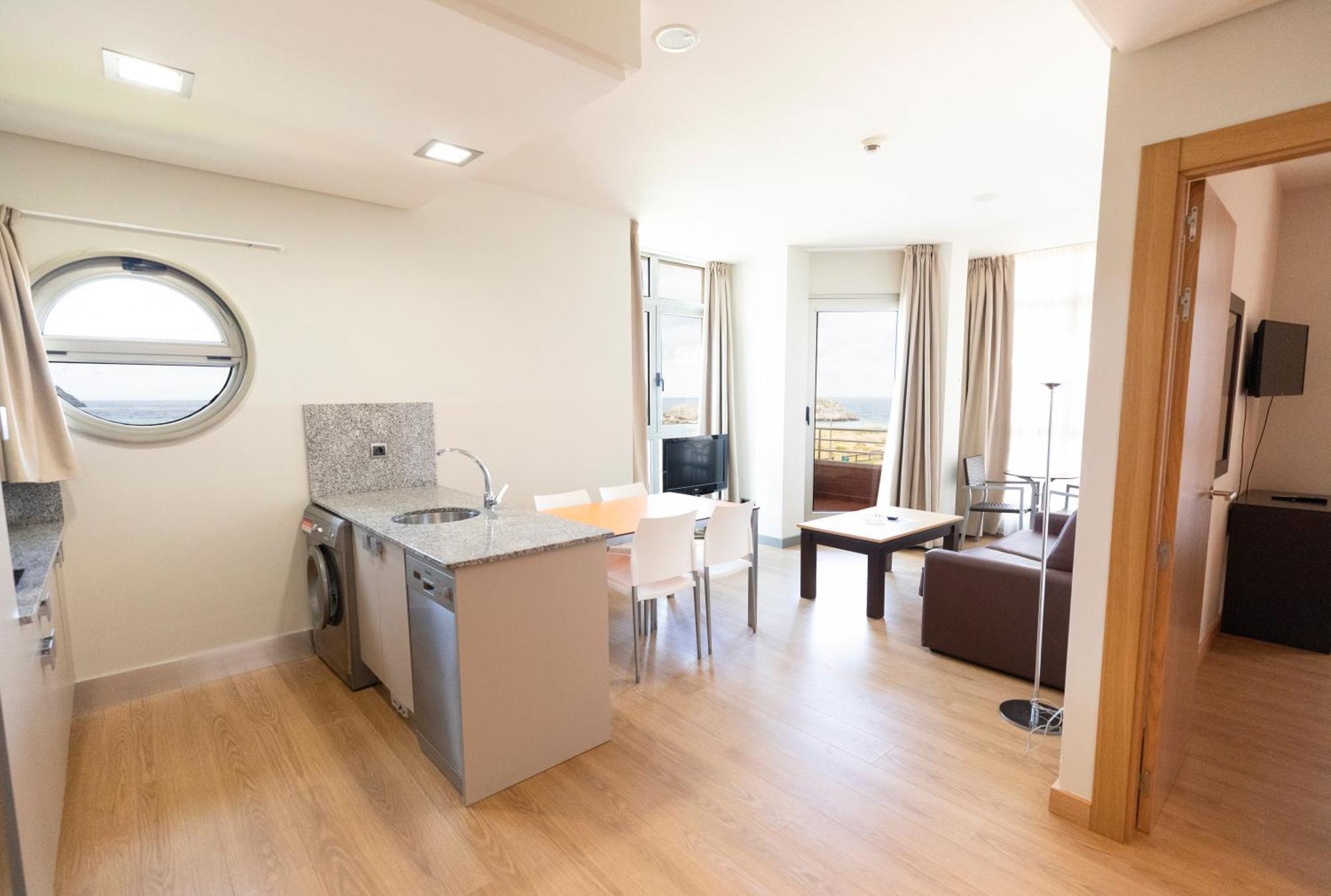 Apartamentos Maritimo Ris Con Garaje Ноха Екстер'єр фото