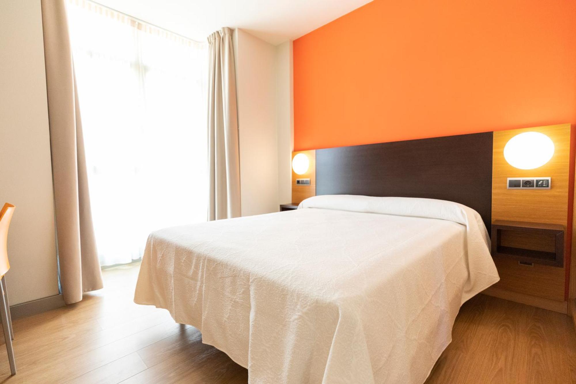 Apartamentos Maritimo Ris Con Garaje Ноха Екстер'єр фото