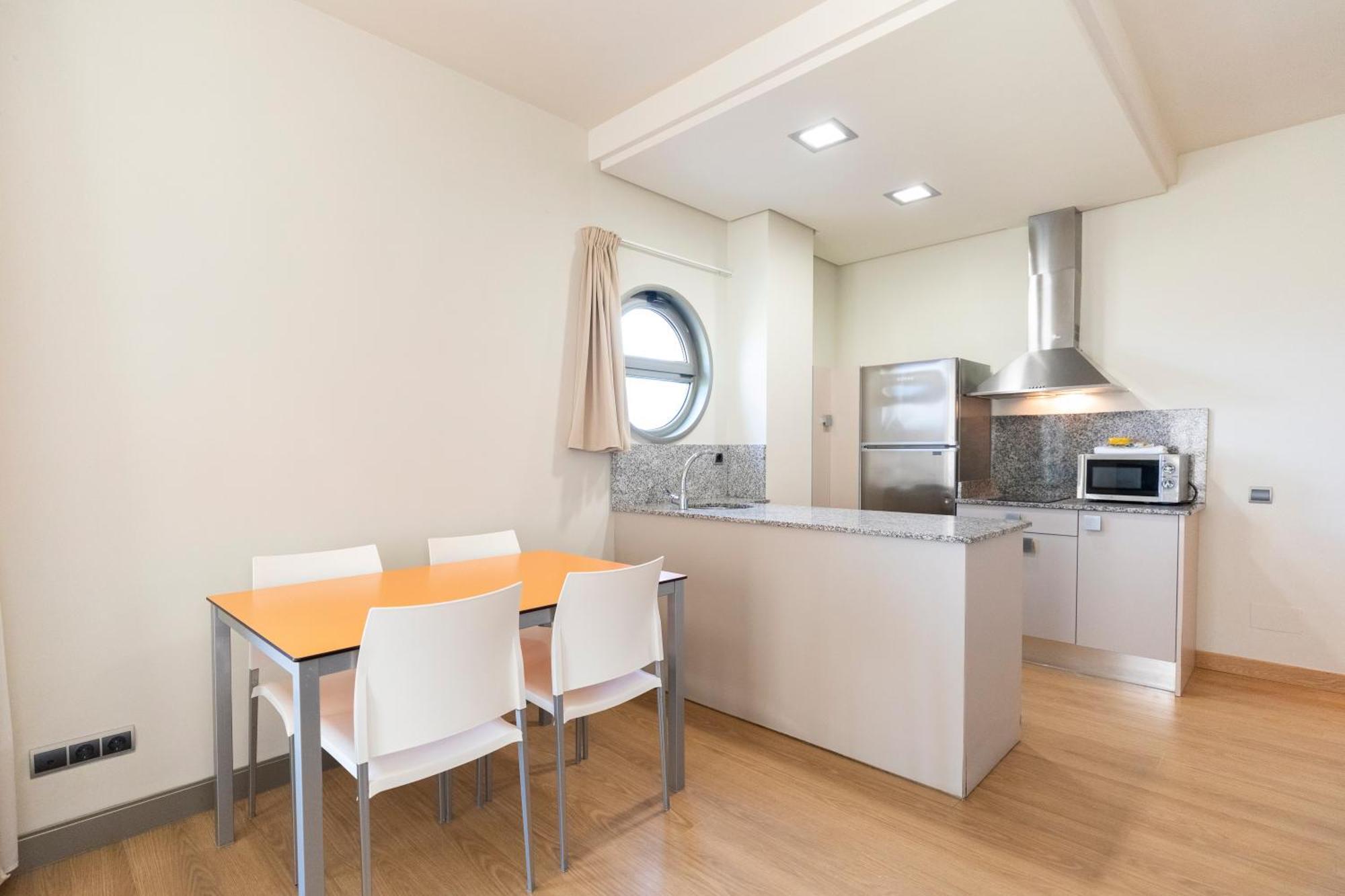 Apartamentos Maritimo Ris Con Garaje Ноха Екстер'єр фото