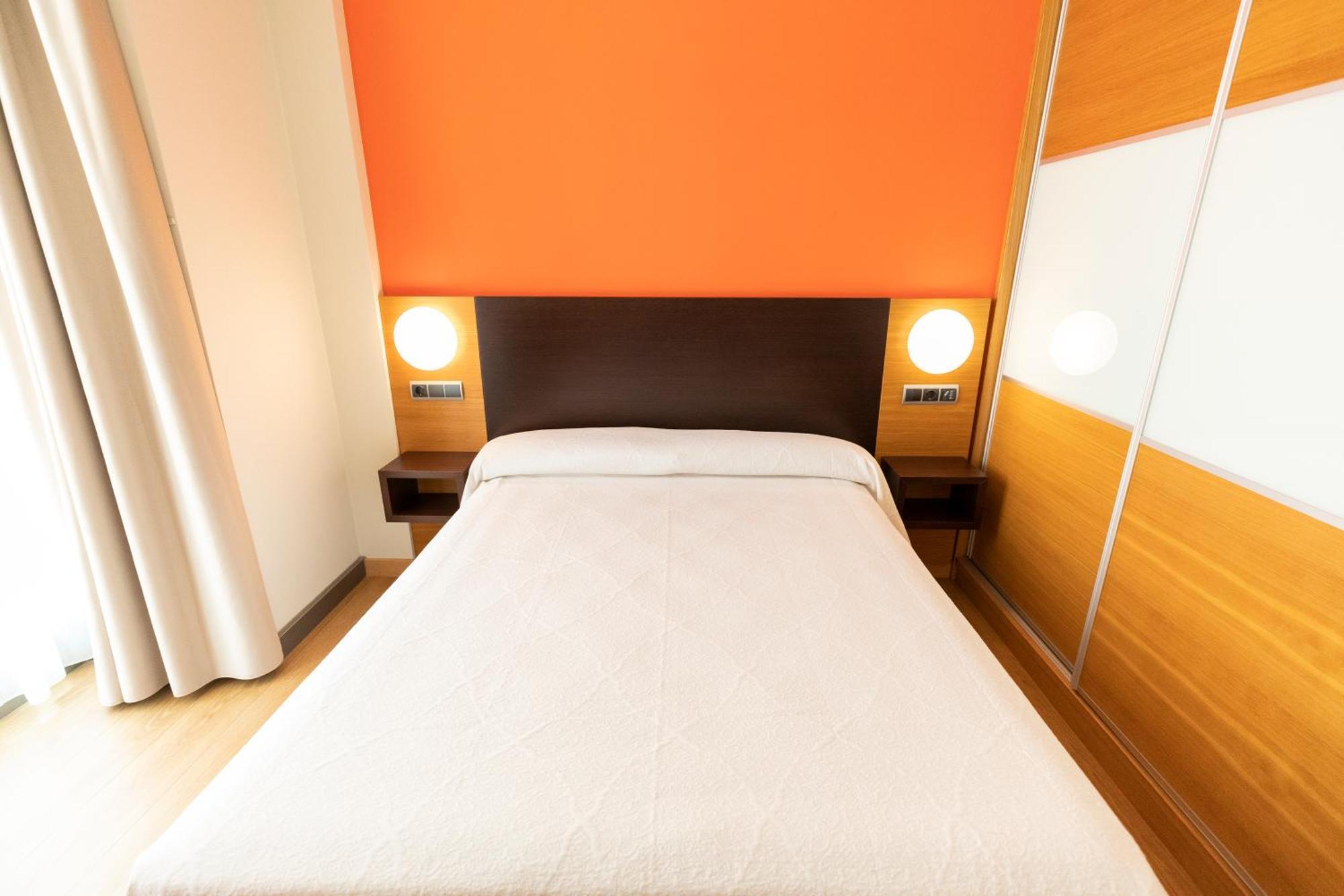Apartamentos Maritimo Ris Con Garaje Ноха Екстер'єр фото