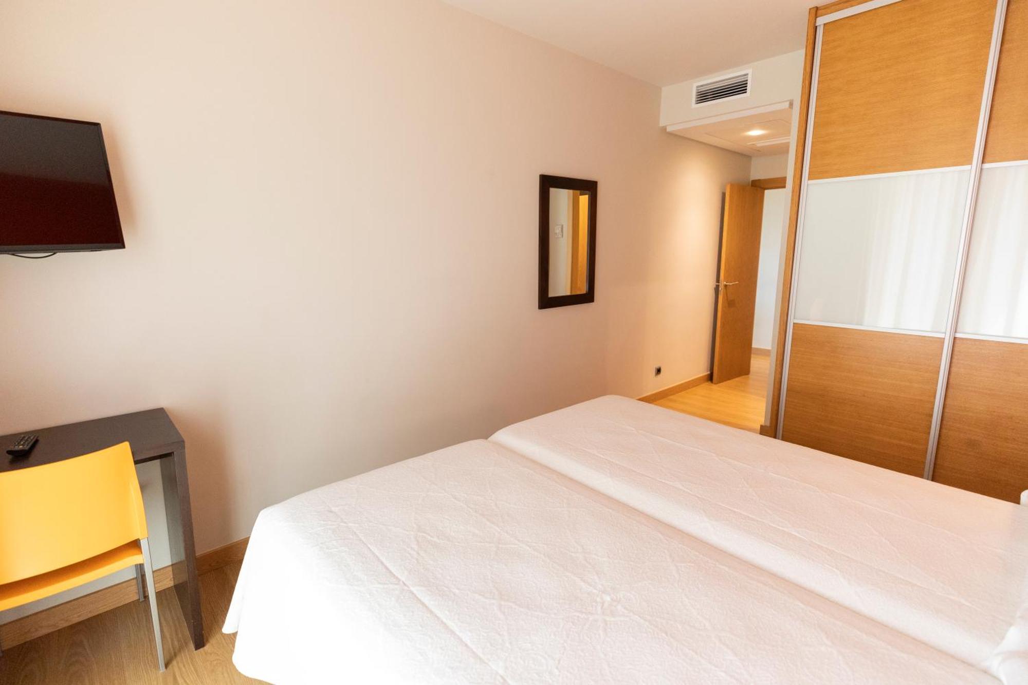 Apartamentos Maritimo Ris Con Garaje Ноха Екстер'єр фото