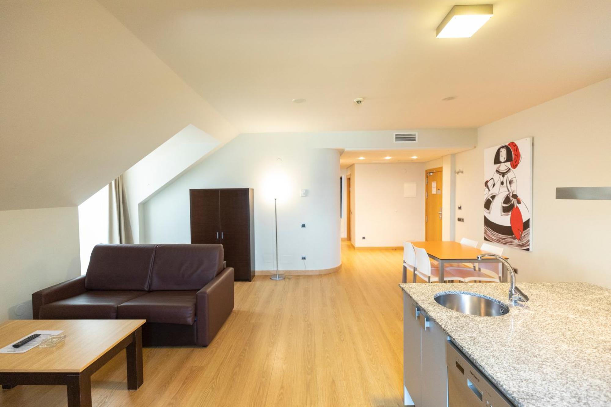 Apartamentos Maritimo Ris Con Garaje Ноха Екстер'єр фото