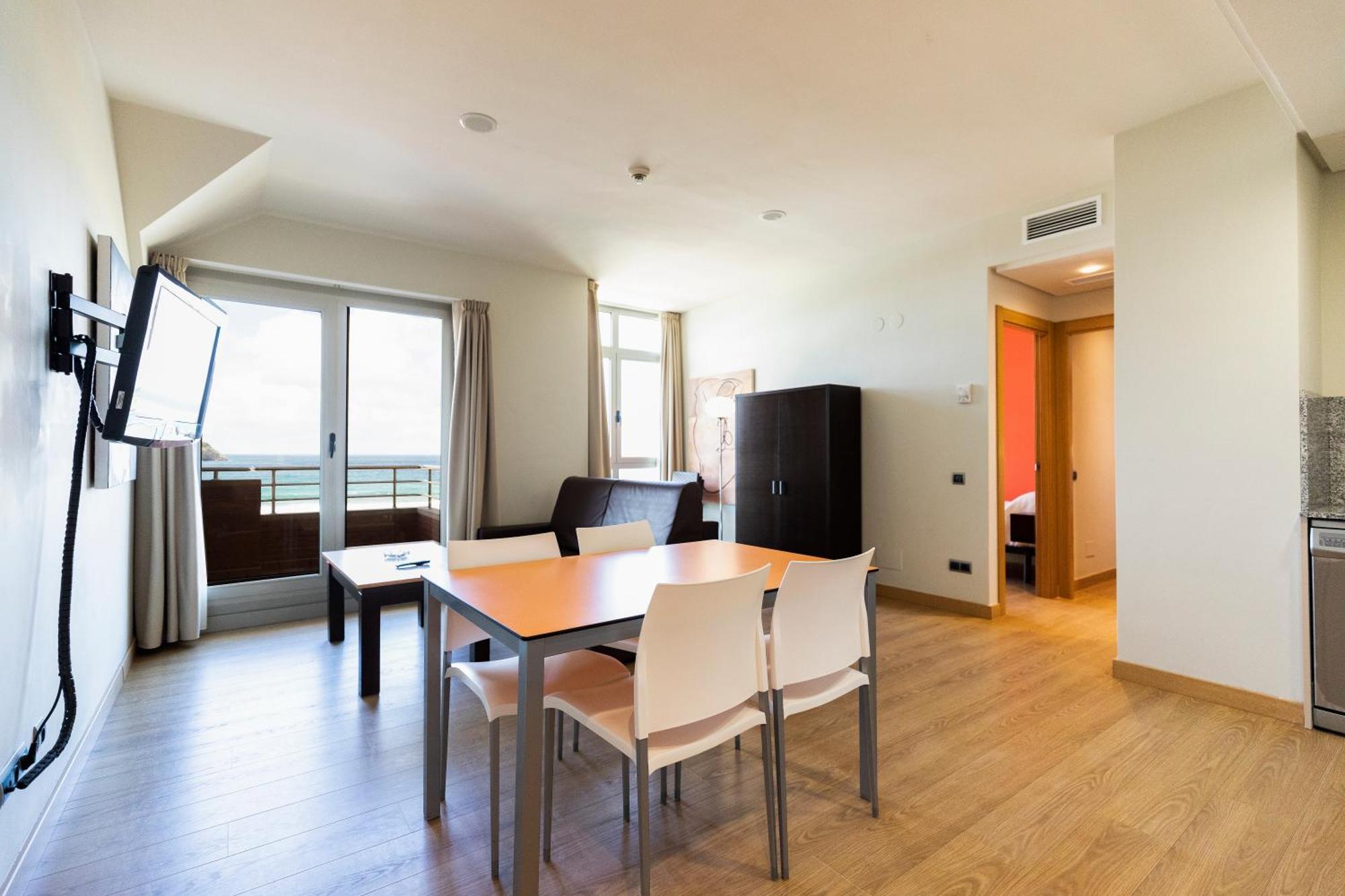 Apartamentos Maritimo Ris Con Garaje Ноха Екстер'єр фото