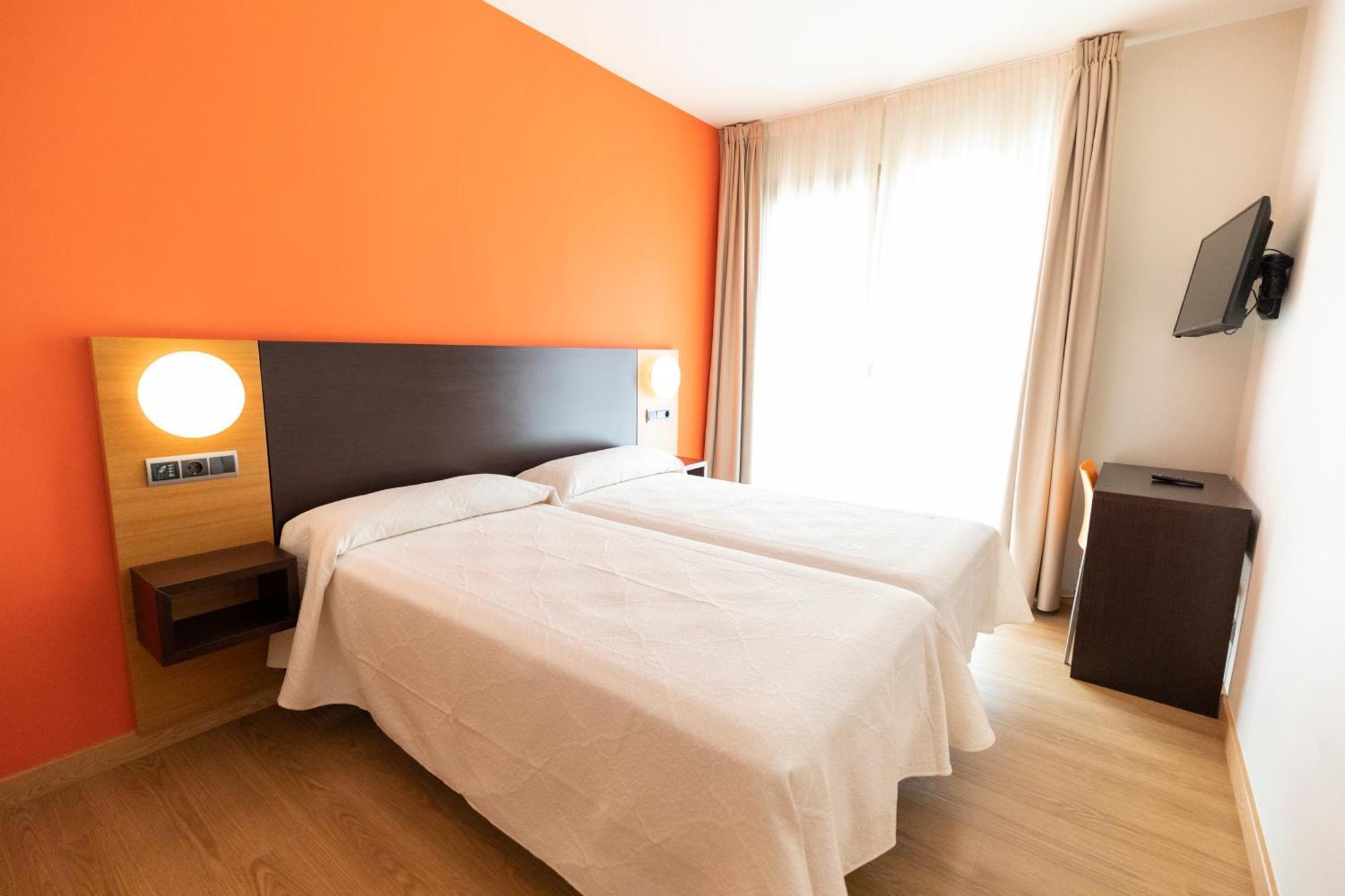 Apartamentos Maritimo Ris Con Garaje Ноха Екстер'єр фото