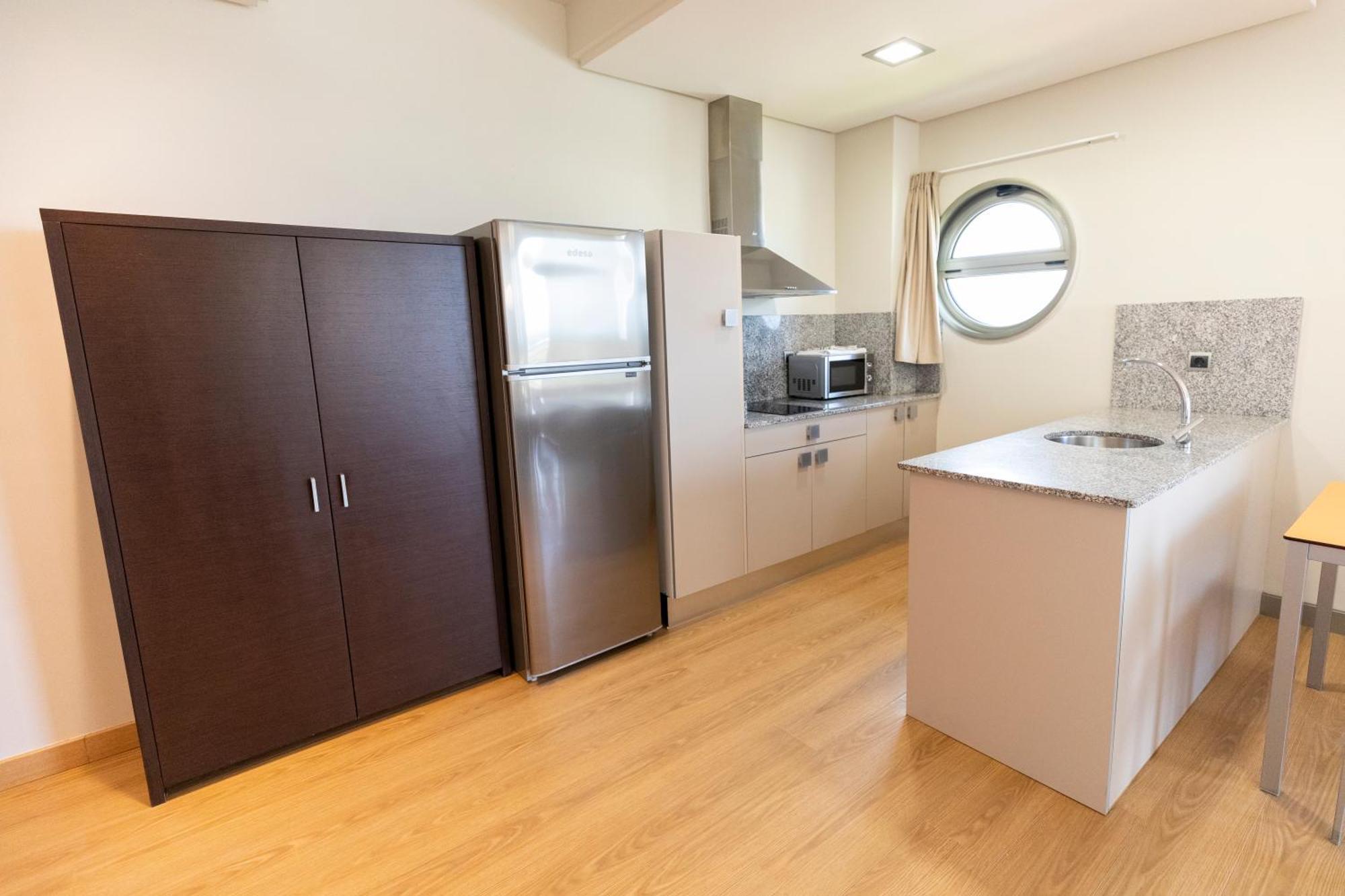 Apartamentos Maritimo Ris Con Garaje Ноха Екстер'єр фото