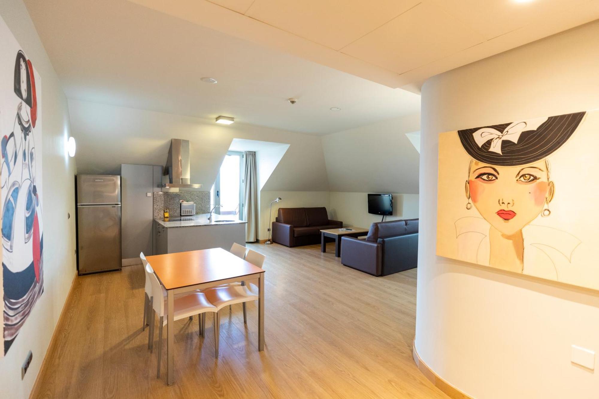 Apartamentos Maritimo Ris Con Garaje Ноха Екстер'єр фото