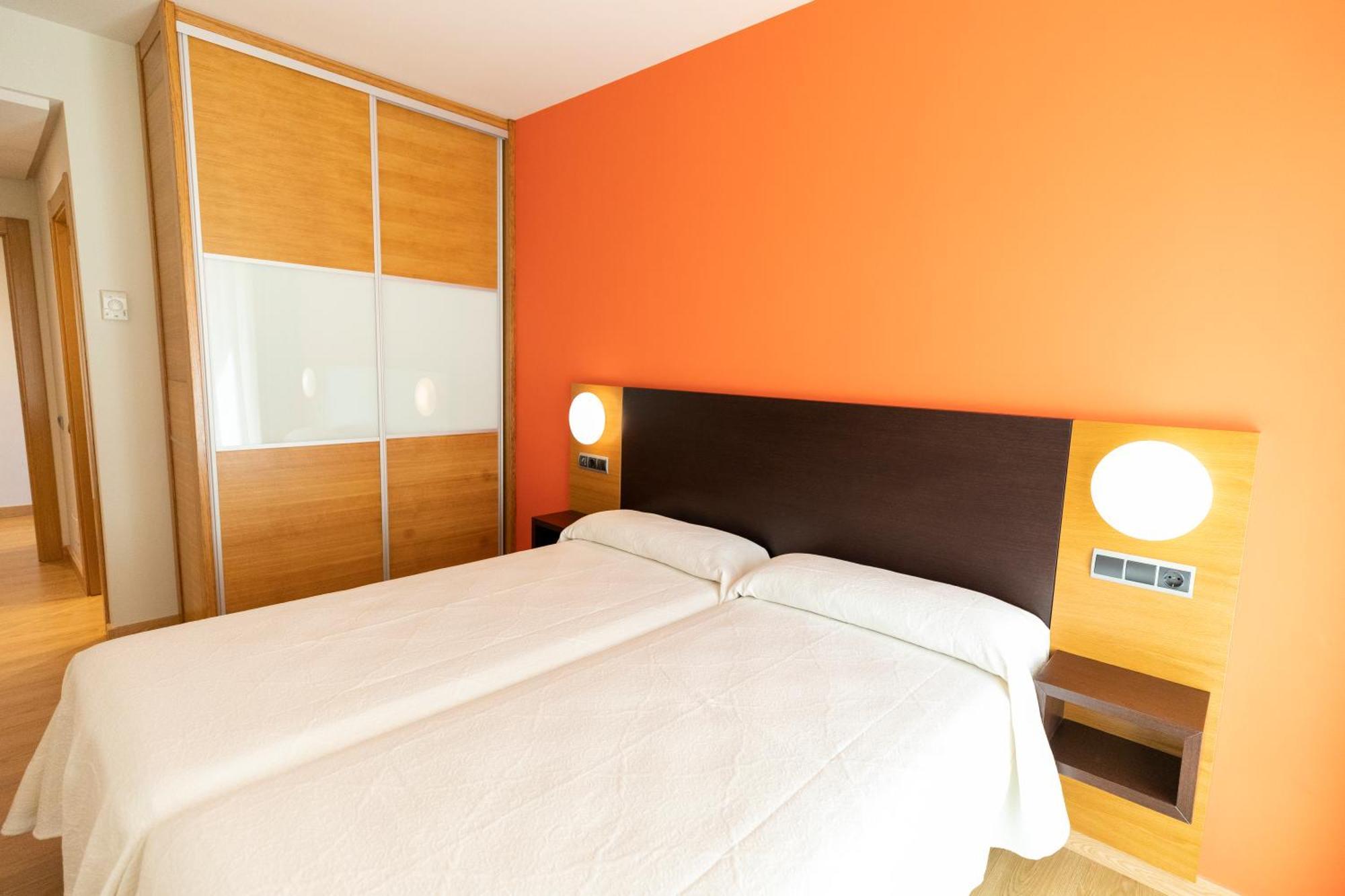 Apartamentos Maritimo Ris Con Garaje Ноха Екстер'єр фото