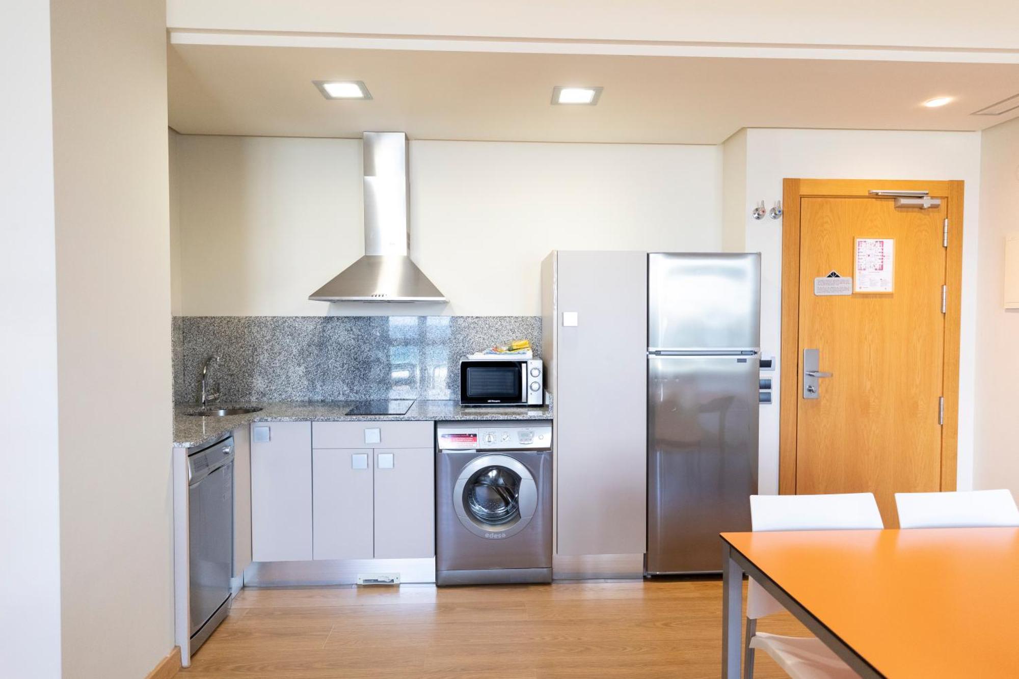 Apartamentos Maritimo Ris Con Garaje Ноха Екстер'єр фото