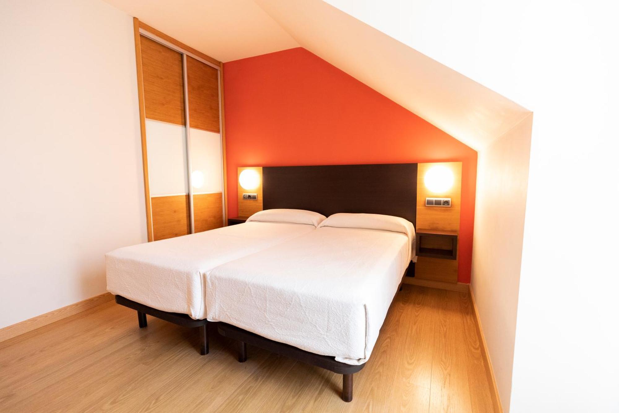 Apartamentos Maritimo Ris Con Garaje Ноха Екстер'єр фото