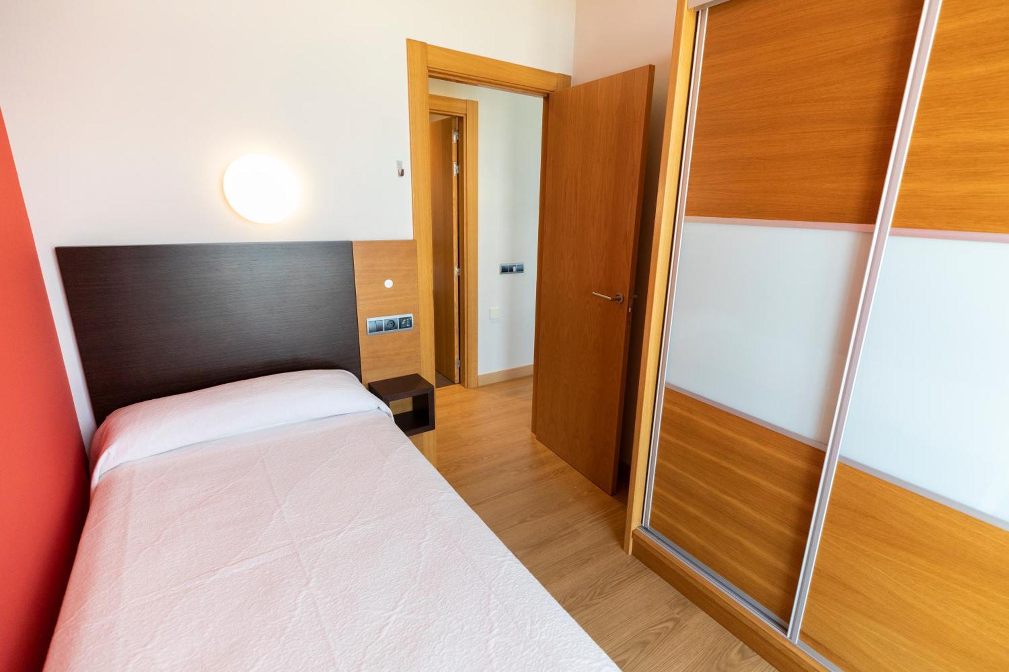 Apartamentos Maritimo Ris Con Garaje Ноха Екстер'єр фото