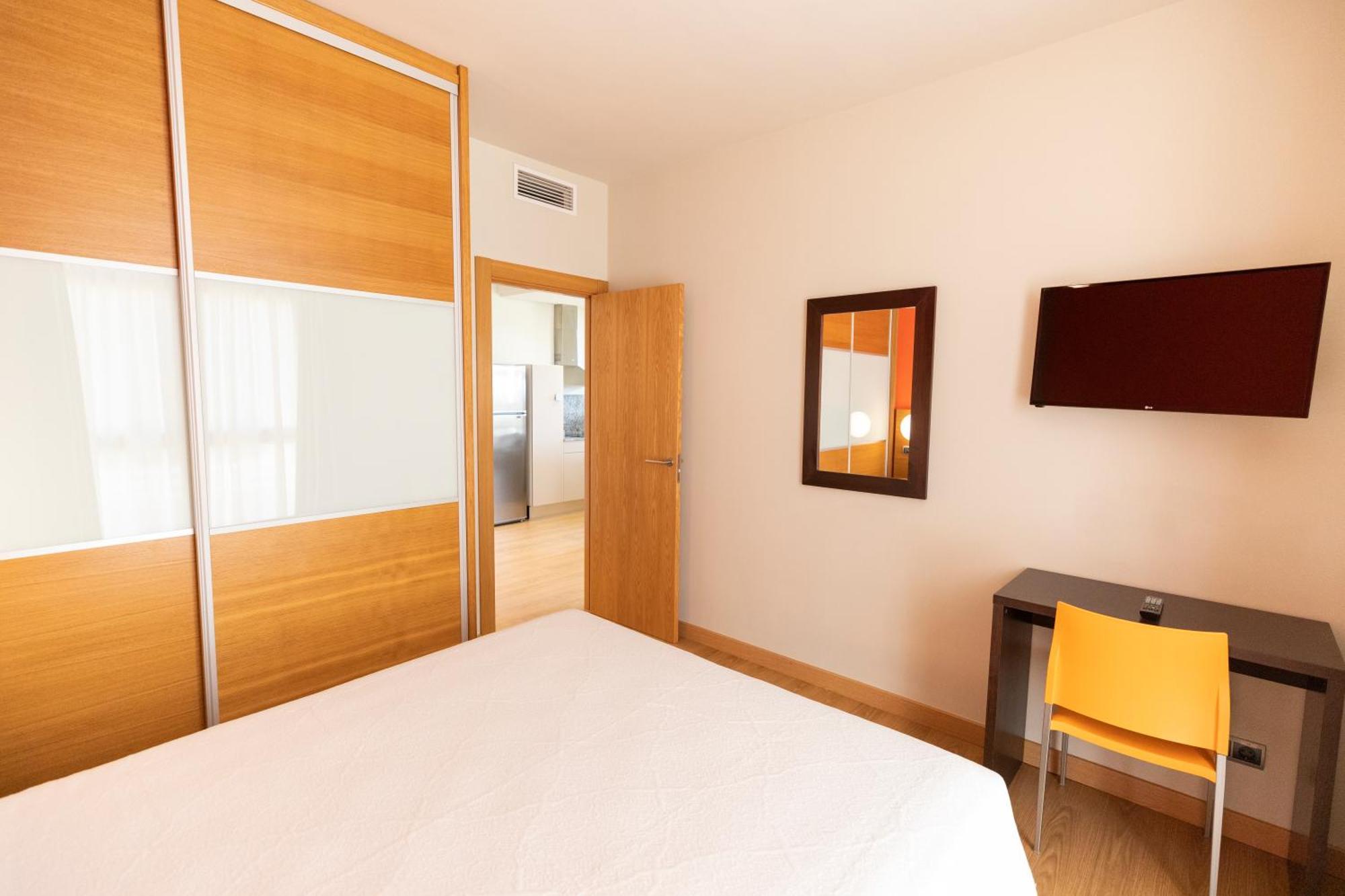 Apartamentos Maritimo Ris Con Garaje Ноха Екстер'єр фото