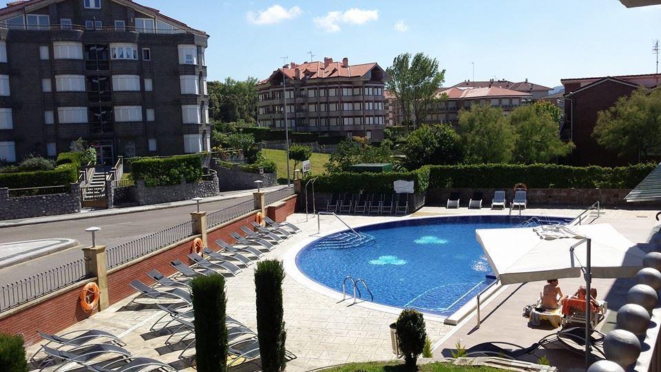Apartamentos Maritimo Ris Con Garaje Ноха Екстер'єр фото