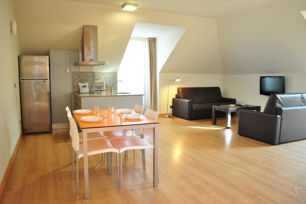 Apartamentos Maritimo Ris Con Garaje Ноха Екстер'єр фото